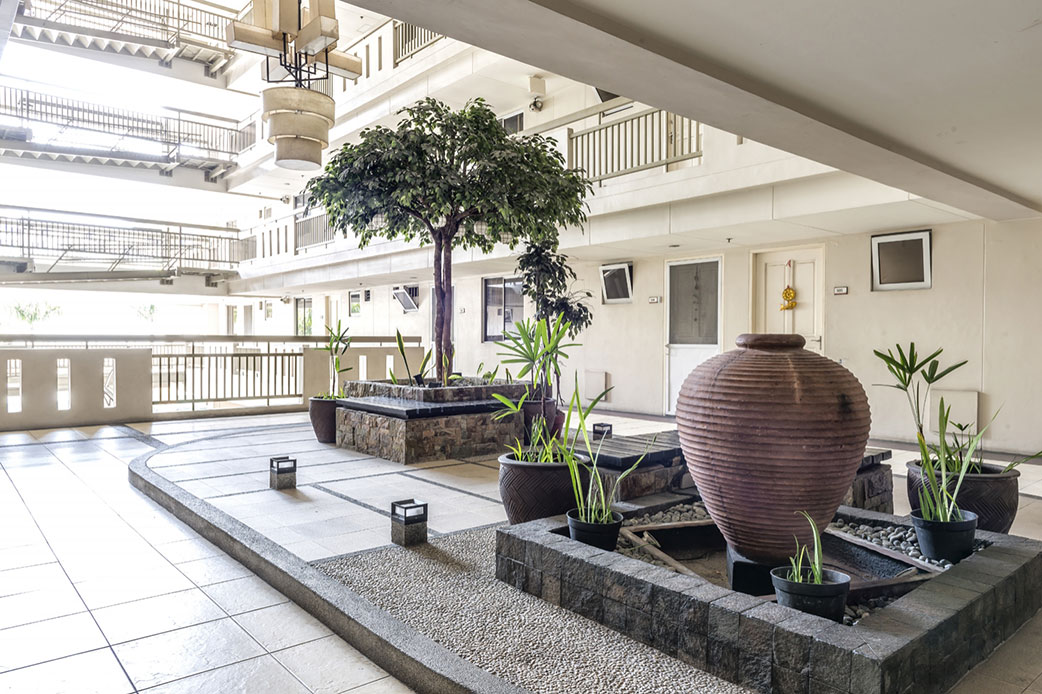 illumina-residences-manila-landscaped-atriums-large_2_orig